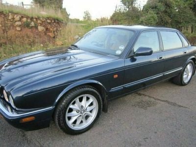 Used Jaguar XJ8 240 HP (176 kW) 1999 Sedan