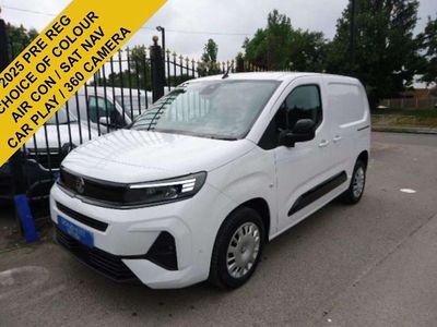 White New 2025 Vauxhall Combo S MPV | £21,588 (Expensive)