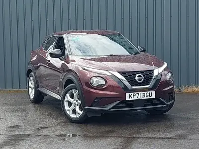 Usado Nissan Juke N-Connecta 114 CV (83 kW) 2021 Rojo SUV