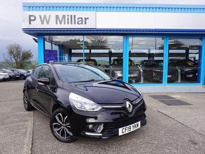 Diamond black Used 2025 Renault Clio V Play Hatchback | £8,199 (Super price)
