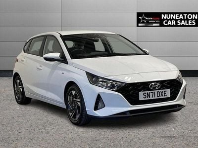 Używany Hyundai i20 SE 100 KM (73 kW) 2022 Biały Hatchback