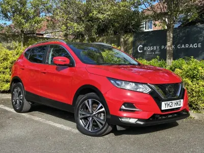 Used Nissan Qashqai N-Connecta 140 HP (102 kW) 2021 Red SUV