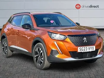 Używany Peugeot 2008 Allure+ 130 KM (95 kW) 2023 Pomarańczowy SUV