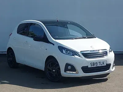 Używany Peugeot 108 Allure 72 KM (52 kW) 2019 Biały Hatchback