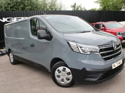Used Renault Trafic Business 148 HP (108 kW) 2023 Grey