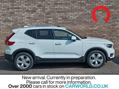 Used Volvo XC40 Momentum 163 HP (119 kW) 2022 White SUV