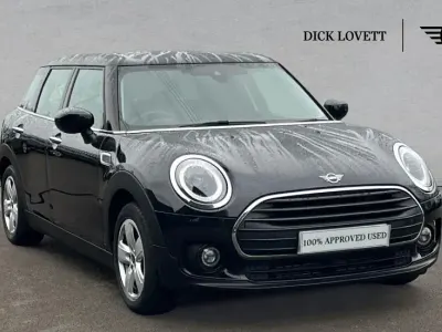 Begagnad Mini Cooper Clubman Classic 134 HK (98 kW) 2022 Svart Kombi