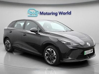 Begagnad MG MG4 EV SE 319 kW (435 HK) 2023 Halvkombi