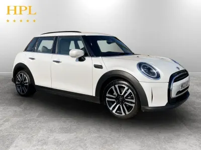 Used Mini Cooper Exclusive 136 HP (100 kW) 2023 White Hatchback