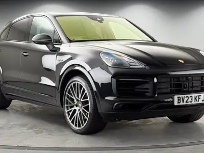 Usado Porsche Cayenne E-Hybrid Coupe Platinum Edition 462 CV (339 kW) 2022 Coupe