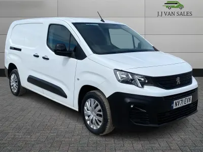 Used Peugeot Partner 131 HP (96 kW) 2021 White MPV