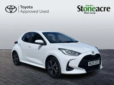 Second-hand Toyota Yaris Hybrid Design 113 CP (83 kW) 2025 Alb Hatchback