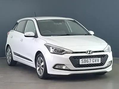 Used Hyundai i20 Premium 84 HP (61 kW) 2017 White Hatchback