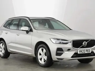 Usado Volvo XC60 Momentum 2022 Plateado SUV