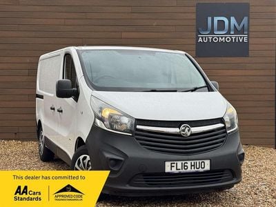 White Used 2016 Vauxhall Vivaro MPV | £6,495 (Good price)