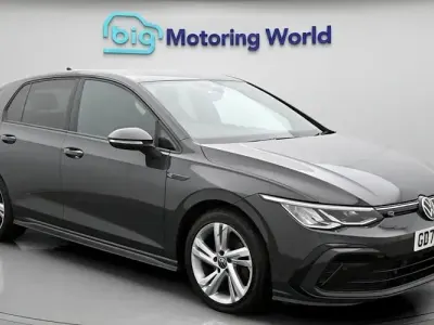 Second-hand VW Golf VIII R-line 131 CP (96 kW) 2024 Gri Hatchback