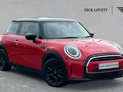 Used Mini Cooper Classic 134 HP (98 kW) 2023 Red Hatchback