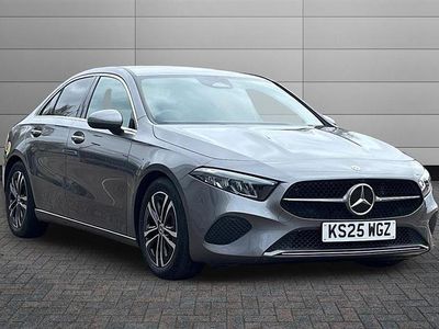 Używany Mercedes A200 Executive 163 KM (119 kW) 2025 Szary Sedan/Limuzyna