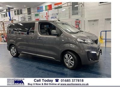 Begagnad Peugeot Traveller Allure 150 HK (110 kW) 2018 Grå Minibuss