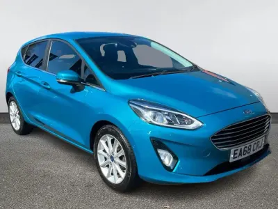 Begagnad Ford Fiesta Titanium 125 HK (91 kW) 2018 Blå Halvkombi