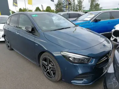 Used Mercedes B200 AMG Line Premium Plus 163 HP (119 kW) 2021 Blue Hatchback