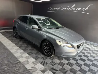 Used Volvo V40 Momentum 122 HP (89 kW) 2018 Grey Hatchback