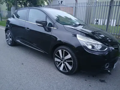 Used Renault Clio Iconic 90 HP (66 kW) 2016 Black Hatchback