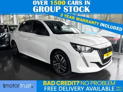 Begagnad Peugeot 208 Allure+ 100 HK (73 kW) 2023 Vit Halvkombi