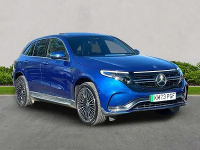 Usado Mercedes EQC400 AMG Line Premium 300 kW (408 HP) 2023 Azul SUV