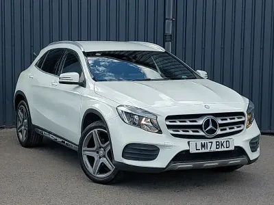 Usado Mercedes GLA200 AMG line 136 HP (100 kW) 2017 Branco SUV