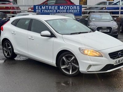 Used Volvo V40 R-Design 120 HP (88 kW) 2016 White Hatchback