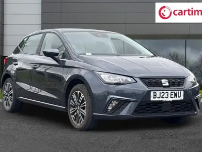 Usado Seat Ibiza SE Technology 95 HP (69 kW) 2023 Cinzento Citadino