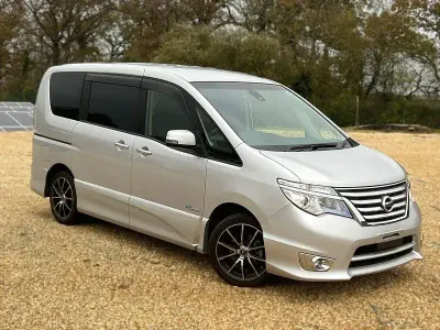 Used Nissan Serena 2013 Brilliant silver MPV