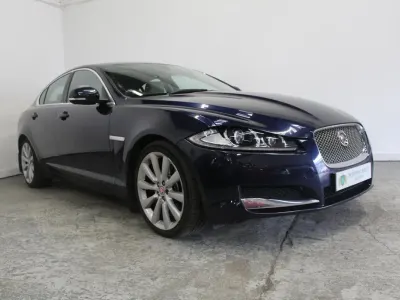 Gebraucht Jaguar XF Portfolio 200 PS (147 kW) 2015 Blau Limousine