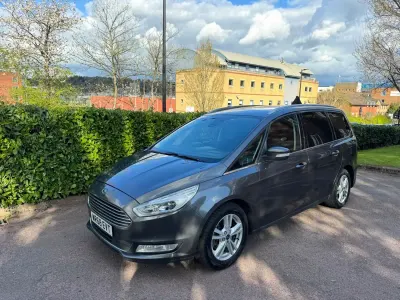 Begagnad Ford Galaxy Titanium 2018 Grå Minibuss