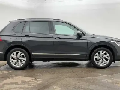 Używany VW Tiguan Life 150 KM (110 kW) 2022 Szary SUV