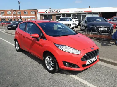Used Ford Fiesta Zetec 2015 Red Hatchback