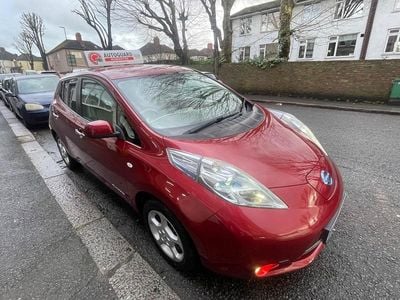 Used Nissan Leaf 80 kW (109 HP) 2011 Red Hatchback