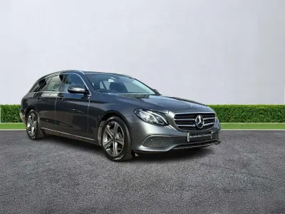 Usado Mercedes E200 SE 184 HP (135 kW) 2019 Cinzento Carrinha