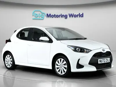Usata Toyota Yaris Hybrid 116 CV (85 kW) 2023 Bianco Utilitaria