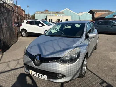 Gebraucht Renault Clio IV Expression+ 75 PS (55 kW) 2013 Silber Kleinwagen