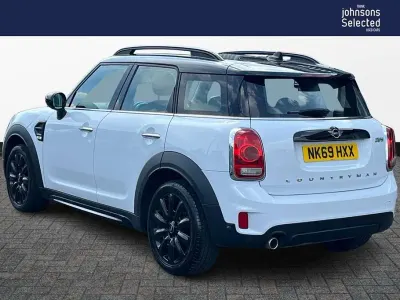 Usado Mini Cooper Countryman Classic 134 CV (98 kW) 2019 Blanco SUV