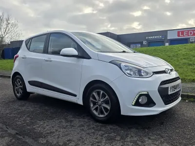 Używany Hyundai i10 Premium 83 KM (61 kW) 2014 Biały Hatchback