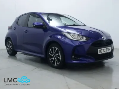 Used Toyota Yaris Hybrid Design 116 HP (85 kW) 2023 Blue Hatchback