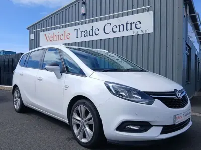 Used Vauxhall Zafira Tourer SRi 140 HP (102 kW) 2016 White MPV