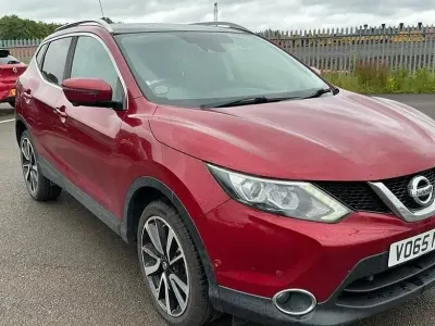 Used Nissan Qashqai Tekna 110 HP (80 kW) 2015 Red SUV