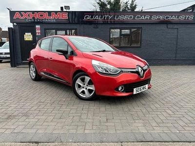 Used Renault Clio IV Dynamique 90 HP (66 kW) 2016 Red Hatchback