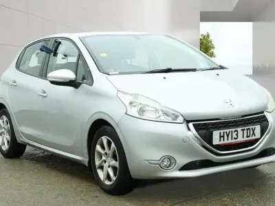 Second-hand Peugeot 208 Active 2013 Argintiu Hatchback