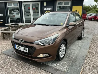 Usado Hyundai i20 SE 84 CV (61 kW) 2017 Marrón Utilitario