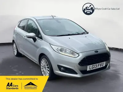 Używany Ford Fiesta Titanium 2013 Srebrny Hatchback